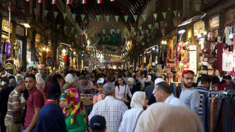 Damasco não foi muito afetada pela guerra, e seu antigo mercado, ou "souk", continuou movimentado