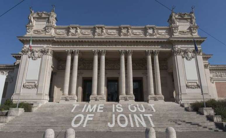 Mostra fará parte da exposição 'Time is Out of Joint'