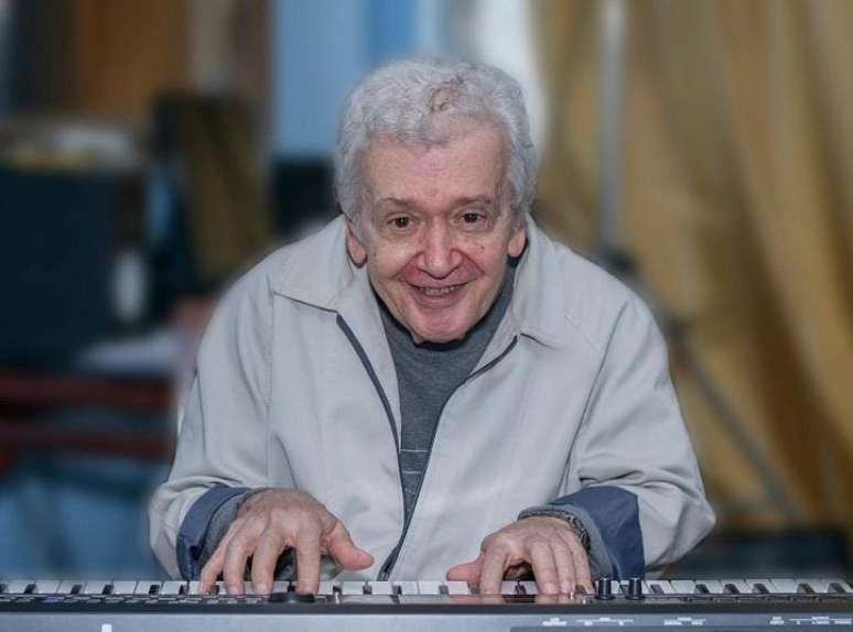 João Roberto Kelly é compositor de várias marchinhas que marcam a folia momesca de ontem e de hoje