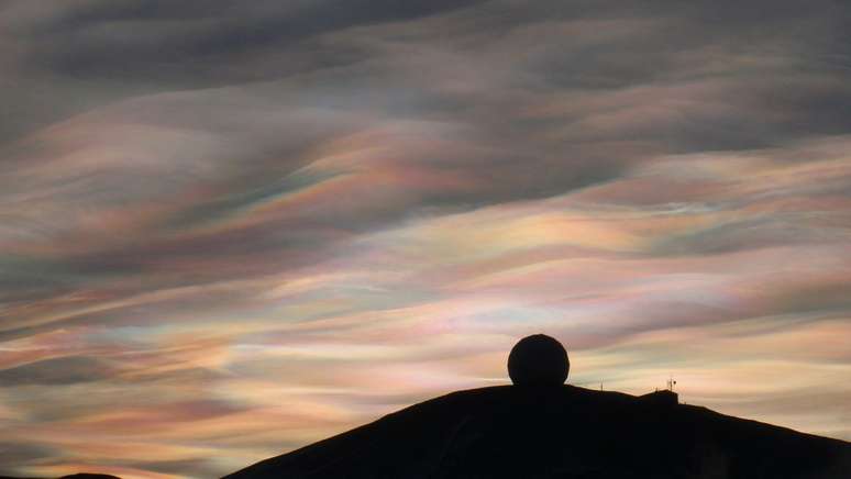 Rare colored clouds appear in the skies of the Arctic Circle;  see photo