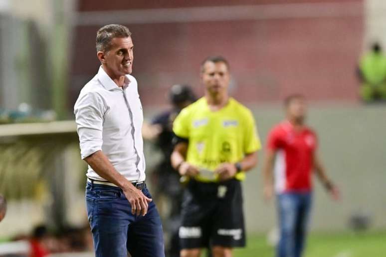 Técnico Vágner Mancini tem feito bom trabalho rodando o elenco do América-MG e encontrando as melhores soluções a cada partida - (Foto: Mourão Panda/América-MG)