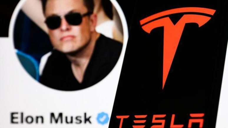 Elon Musk conduziu grandes cortes de pessoal em duas das suas empresas, a Tesla e o Twitter