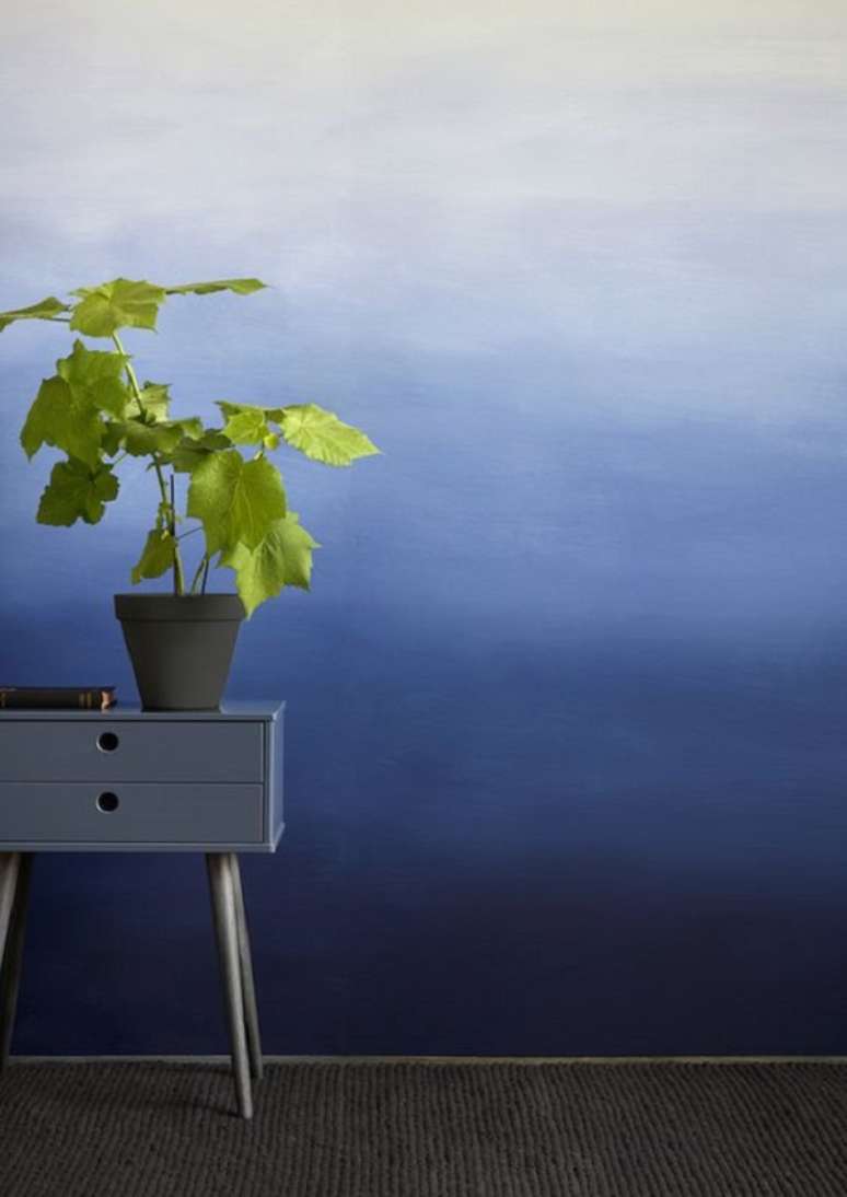 8. Parede ombre em tons de azul &ndash; Foto Karwei