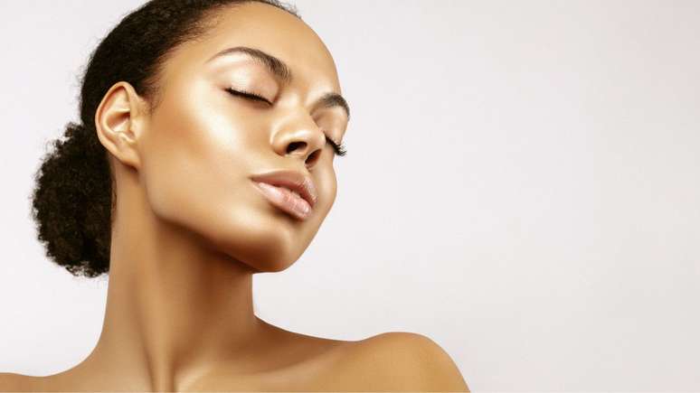 Saiba como usar o iluminador corporal corretamente -