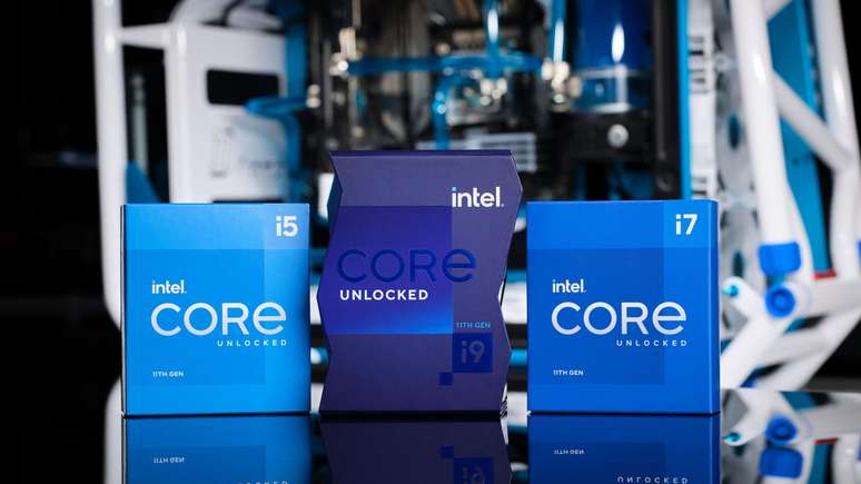 A 11ª geração Intel Rocket Lake apresentava desempenho competitivo, mas era fortemente afetada pelo consumo e temperatura elevados (Imagem: Reprodução/Intel)