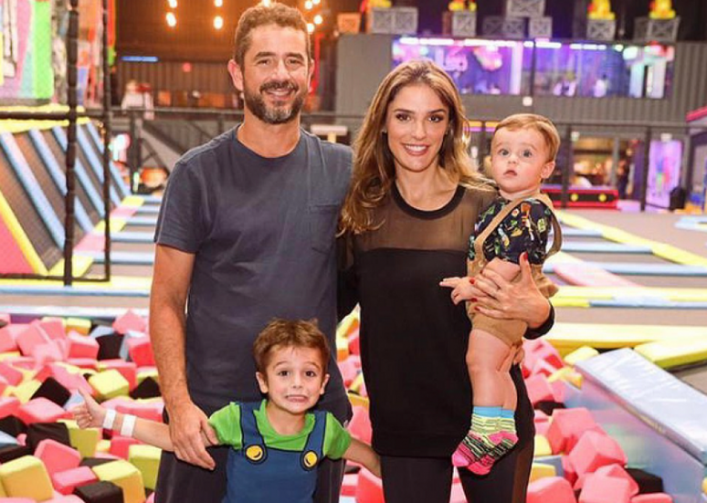 Felipe Andreoli talks about married life and declares who earns the most in the relationship
