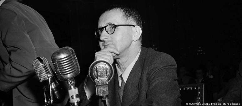 Bertolt Brecht, em 1947