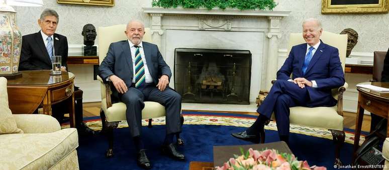 Presidente Lula ao lado de Joe Biden no Salão Oval da Casa Branca 