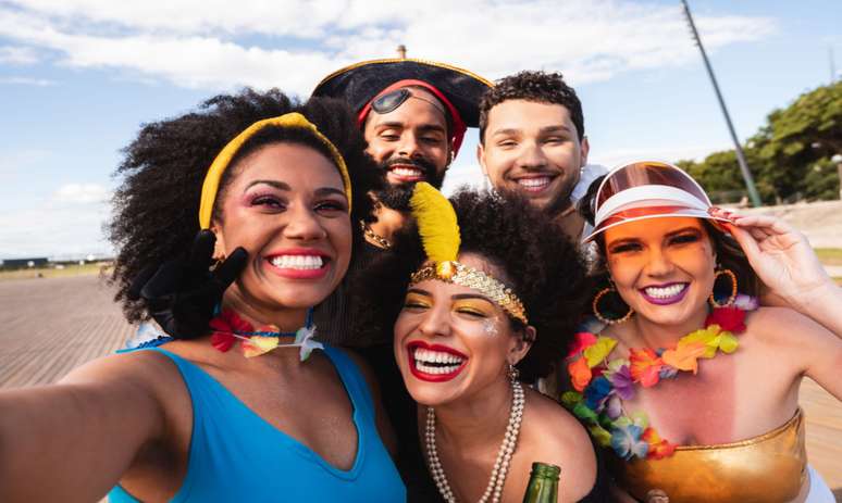 Carnaval: como aproveitar ao máximo a folia sem prejudicar a saúde -