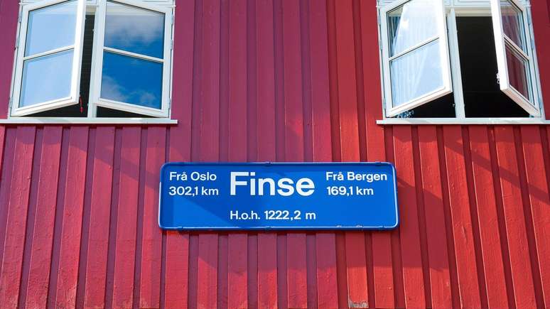 A esta&ccedil;&atilde;o de Finse &eacute; a mais alta da linha, a 1.222 metros acima do n&iacute;vel do mar