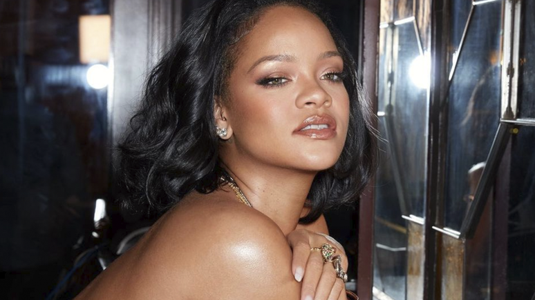 Rihanna returns to the stage after a 7-year hiatus