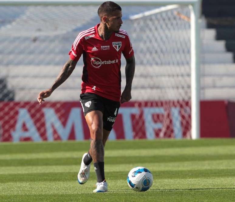 Diego Costa treina em Córdoba, em novembro: última vez que aconteceu (Foto: Rubens Chiri/São Paulo FC)