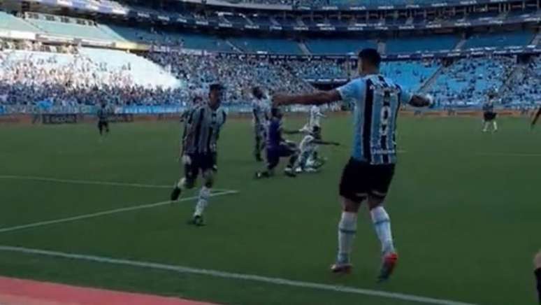 Suárez deu assistência para gol marcado por Cristaldo (Foto: Reprodução/Grêmio)