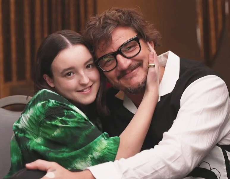 Pedro Pascal e Bella Ramsey protagonizam série de The last of us