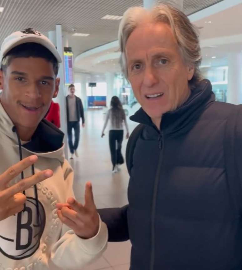 Mister vem aí? Luva de Pedreiro encontra Jorge Jesus e pergunta sobre volta ao Flamengo