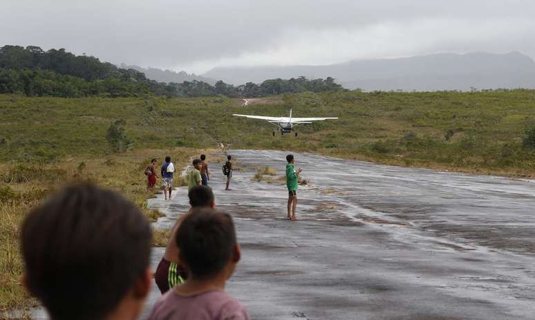 O Polo Base de Surucucu dispõe de uma pista asfaltada para pousos e decolagens e também abriga o 4º Pelotão de Fronteira (PEF) do Exército Brasileiro