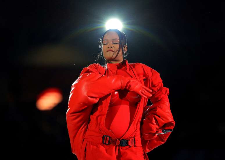 Rihanna reveals pregnancy at the Super Bowl