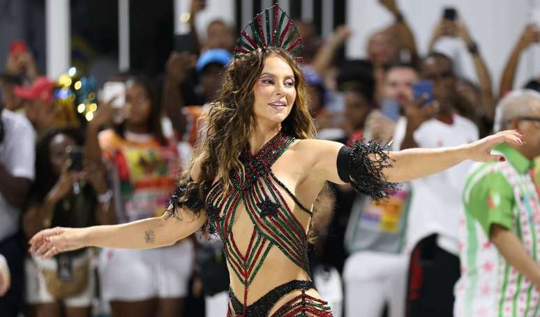 Paolla Oliveira mostrou todo o seu gingado em ensaio técnico no sambódromo da Marquês de Sapucaí.