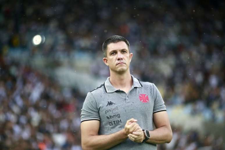 Maurício Barbieri perdeu o primeiro clássico sob o comando do Vasco (Daniel Ramalho/Vasco)