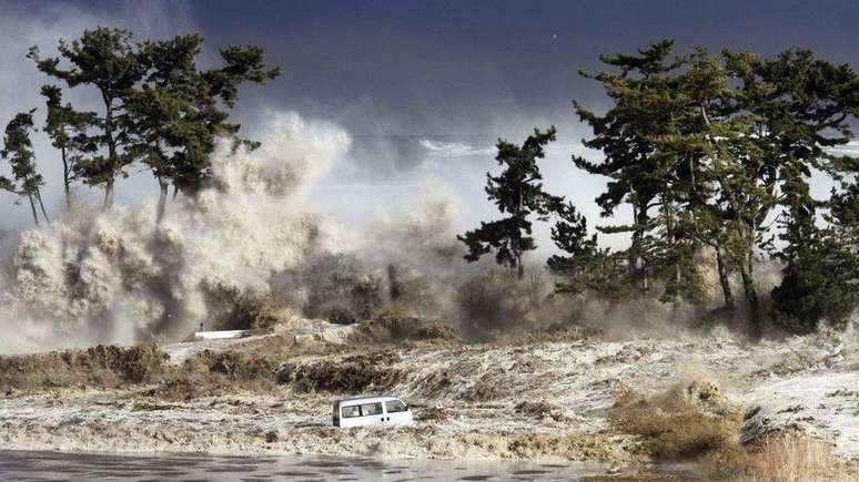 Em 2011, um forte terremoto causou um destrutivo tsunami no Japão