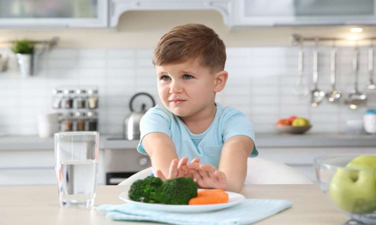 Crianças com transtorno sensorial têm problemas para comer; entenda