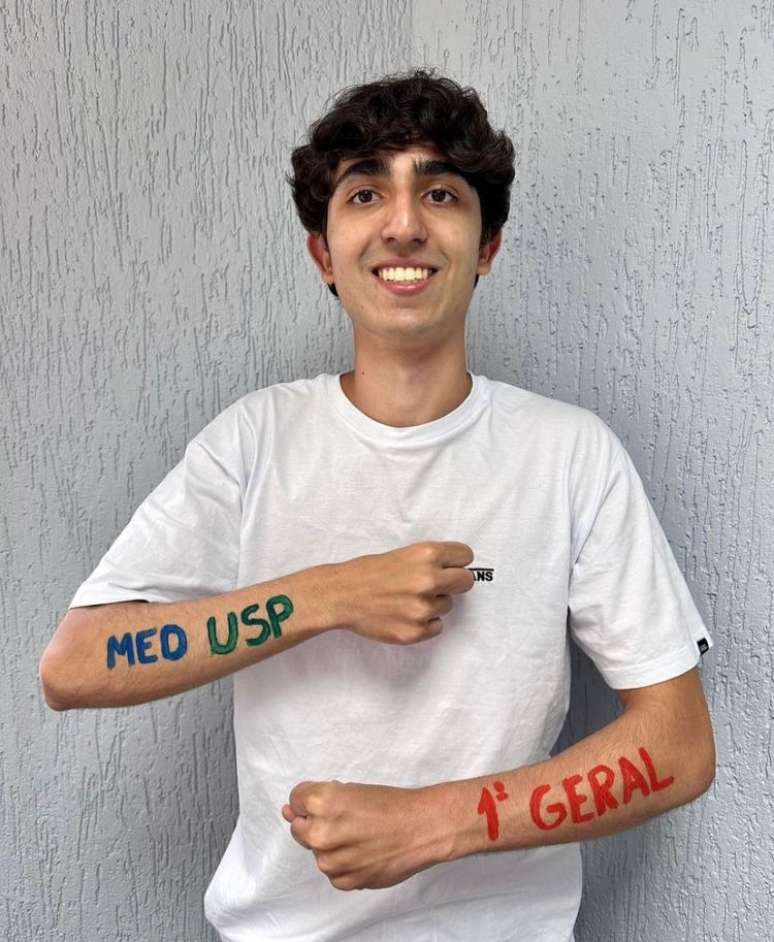 Rafael Lara Nohmi, 1&ordm; lugar em Medicina.