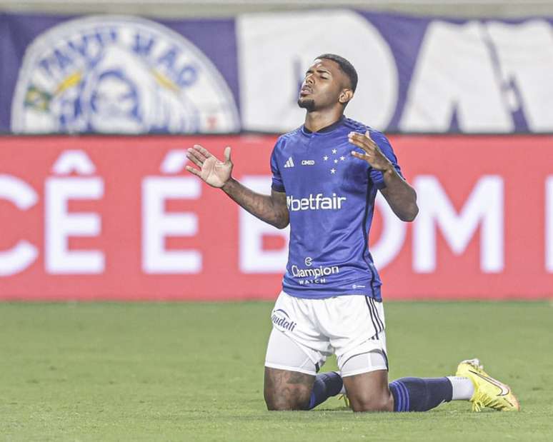 Wesley Gasolina, do Cruzeiro, sofre grave lesão no joelho e terá