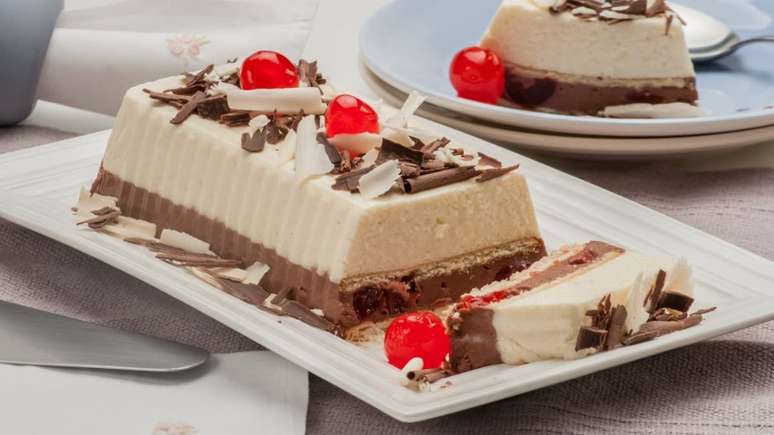 Truffle pavé with ice cream is one of the passionate recipes that you must try.