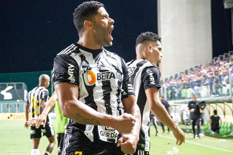 Hulk, do Atlético-MG, comemora gol durante partida contra o Cruzeiro, pelo Campeonato Mineiro, nesta segunda-feira, 13.