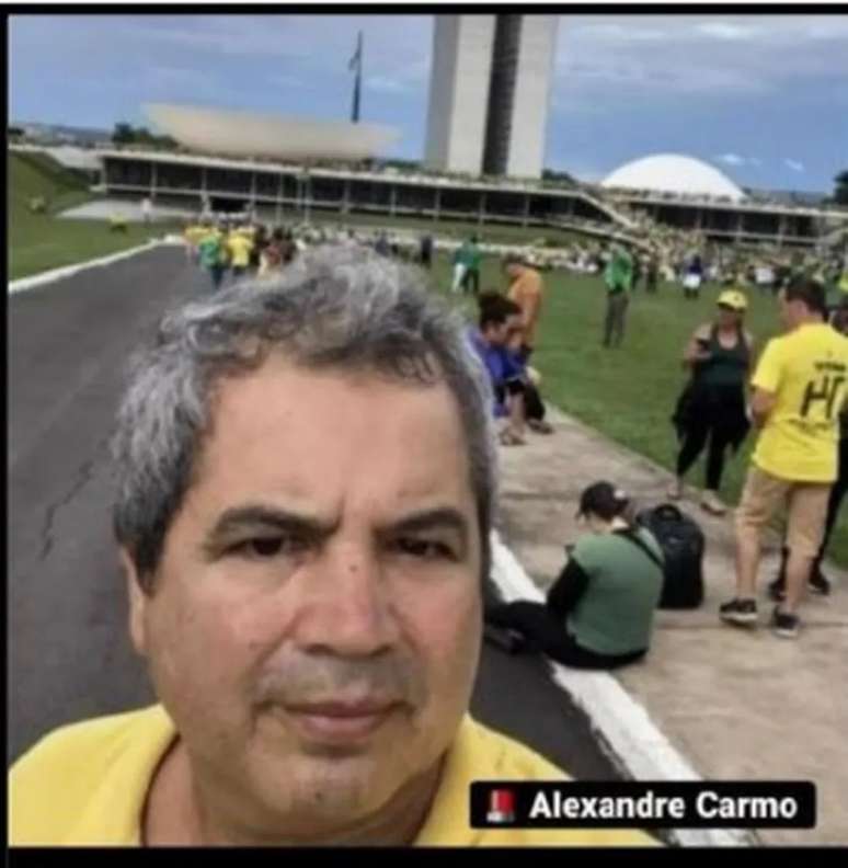 Alexandre "foi candidato a Deputado Federal pelo estado de Minas Gerais, filiado ao PSC (Partido Social Cristão), mas não se elegeu nas eleições de 2022". 