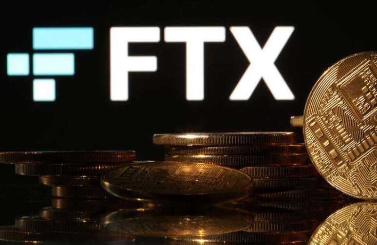 Logo da FTX e representação de criptomoedas em foto de ilustração
10/11/2022 REUTERS/Dado Ruvic/Illustration