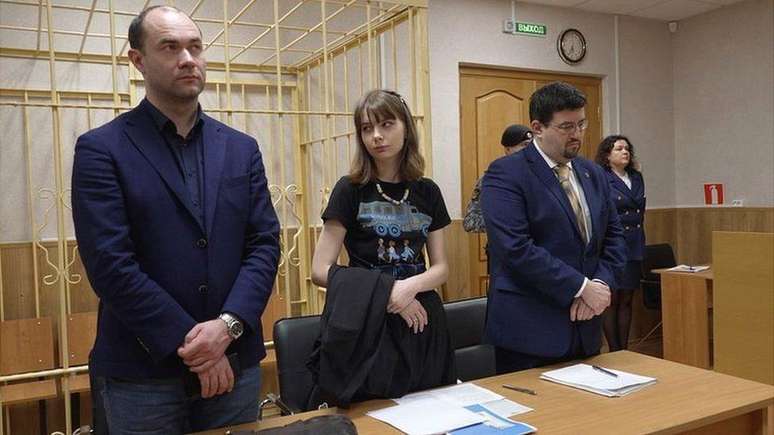 Olesya só pode sair de casa para comparecer ao tribunal