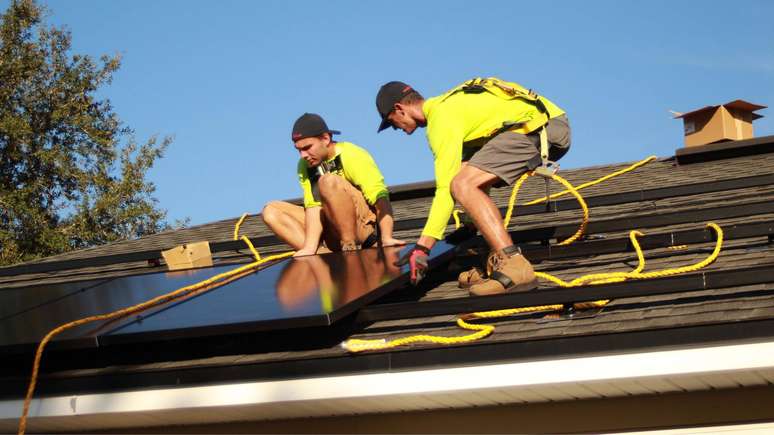 Painel solar é solução viável para diminuir conta de luz?