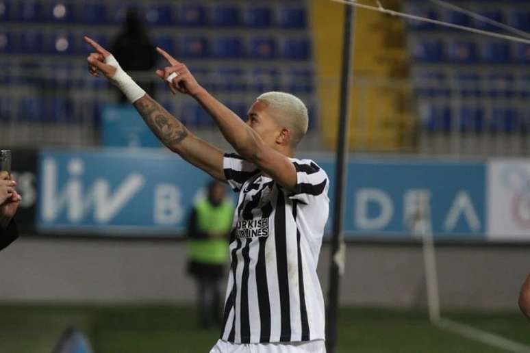 Saldanha reforçou o Neftchi, da primeira divisão do Azerbaijão (Foto: Divulgação/Neftchi)