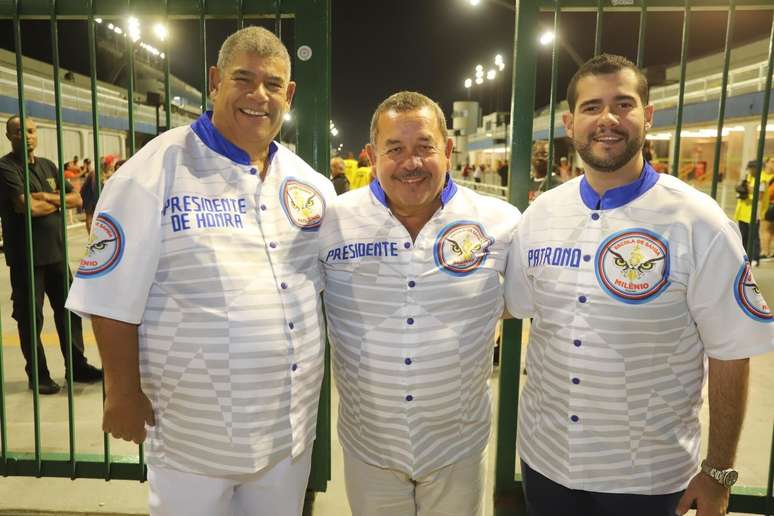 O presidente da Câmara Milton Leite e, na direita, o deputado federal Alexandre Leite, em ensaio da escola @Divulgação