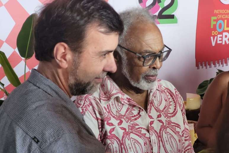 Marcelo Freixo e Gilberto Gil no lançamento do Camarote Expresso 2222