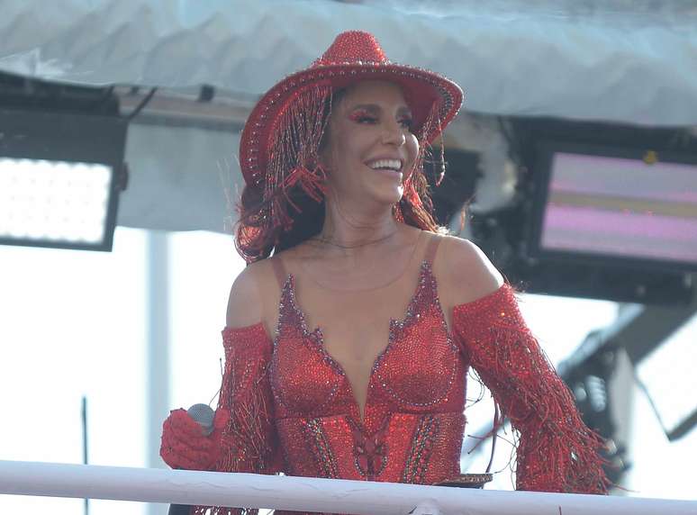 A cantora Ivete Sangalo durante apresentação no 'Trio Pipoca'