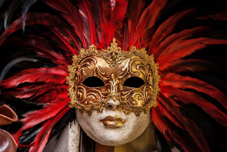 Máscaras de carnaval costumam dar um ar de festa excepcional para as comemorações