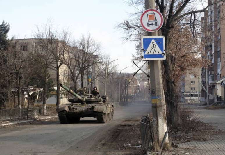 Tanque ucraniana na cidade de Bakhmut, na região de Donetsk