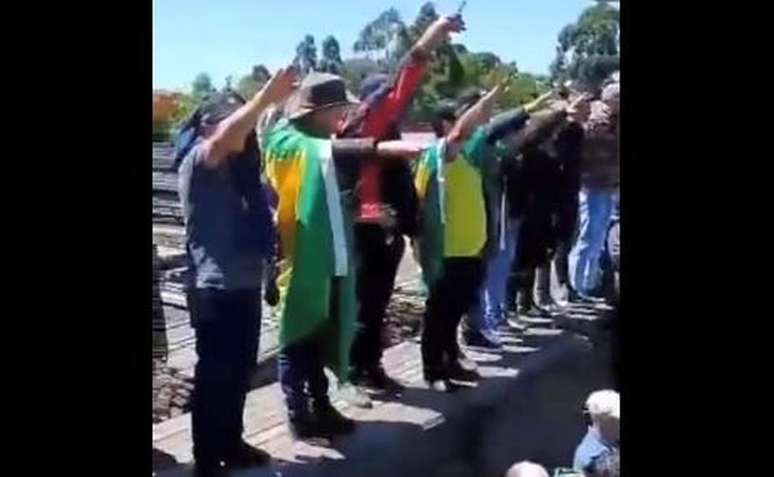 Vídeo mostra saudação nazista em ato em Santa Catarina