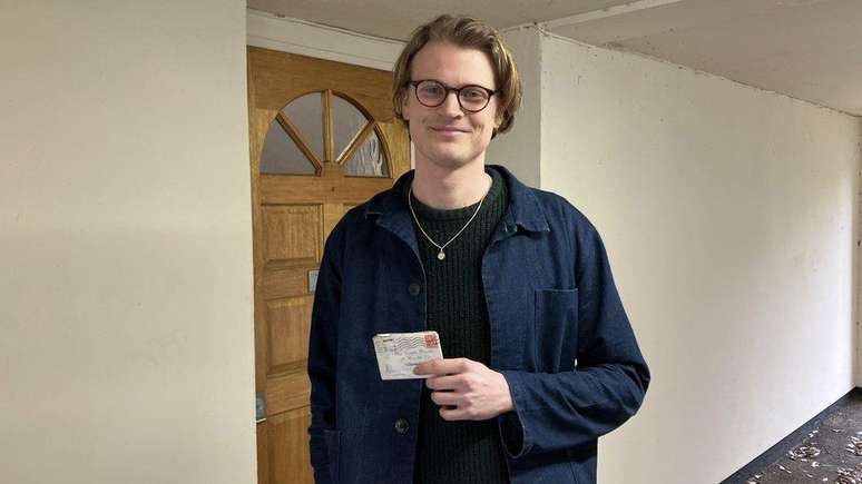 Finlay Glen manteve a carta em uma gaveta por dois anos