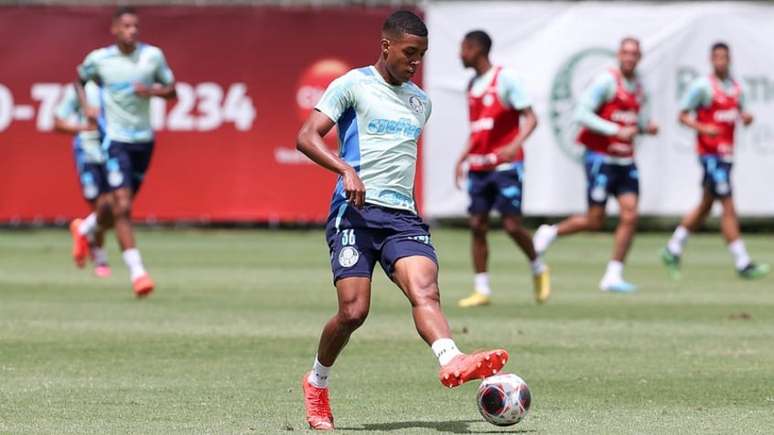 Vanderlan comemora estreia em Dérbis e valoriza empate do Palmeiras: 'É difícil perdermos jogos'