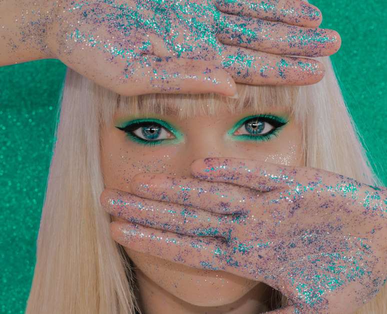 Maquiagem brilhante de glitter no Carnaval pode custar caro à vida marinha