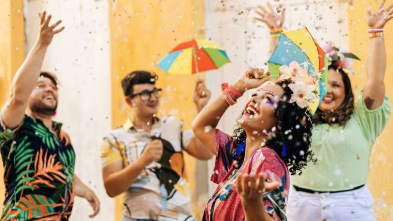 Com dicas simples, você pode curtir o carnaval sem culpa. Aliás, confira essas dicas valiosas para fugir da ressaca