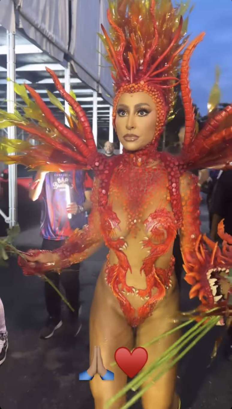 Fantasia de Sabrina Sato homenageou S&atilde;o Jorge