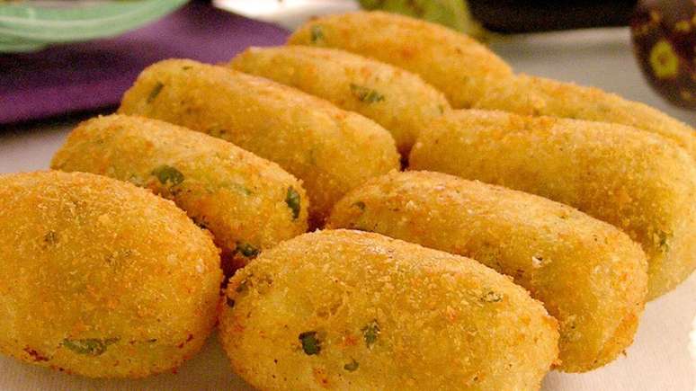 Croquete de berinjela e batata