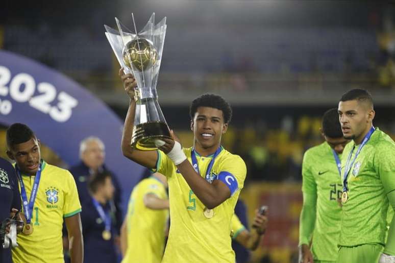 Andrey Santos não conseguiu o visto de trabalho para atuar no Chelsea (Foto: Rafael Ribeiro/CBF)