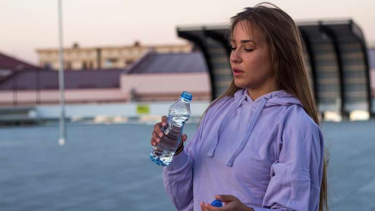 Does running in a t-shirt make you lose weight faster?  Understand what happens to the body
