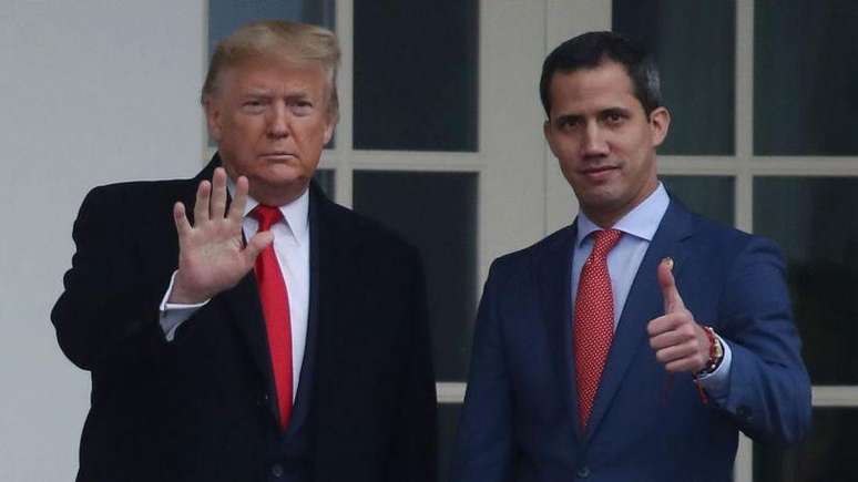 Trump apoiou Juan Guaid&oacute; e aplicou a pol&iacute;tica de press&atilde;o m&aacute;xima a Maduro