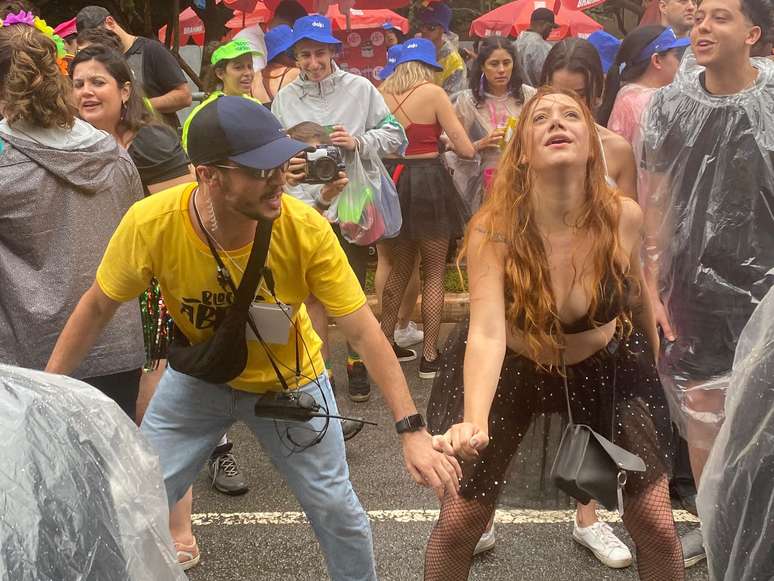 A gente não é de ferro”: trabalhadores também entram na folia no Carnaval de SP